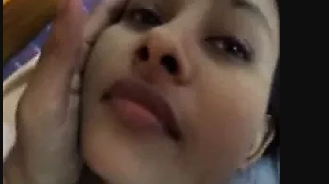 Skinny Desi Indian Girlfriend Fucks